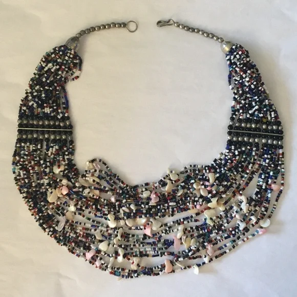 SOLD—Vintage 1970’s Beaded Seashell Tribal Layer Bib Necklace from Aruba - Picture 12 of 16